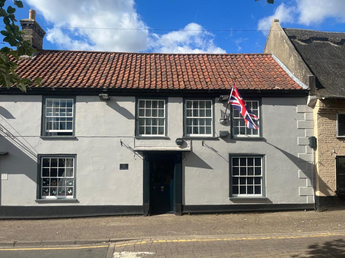 Remarkable 2-bed In Norfolk Broads NWI